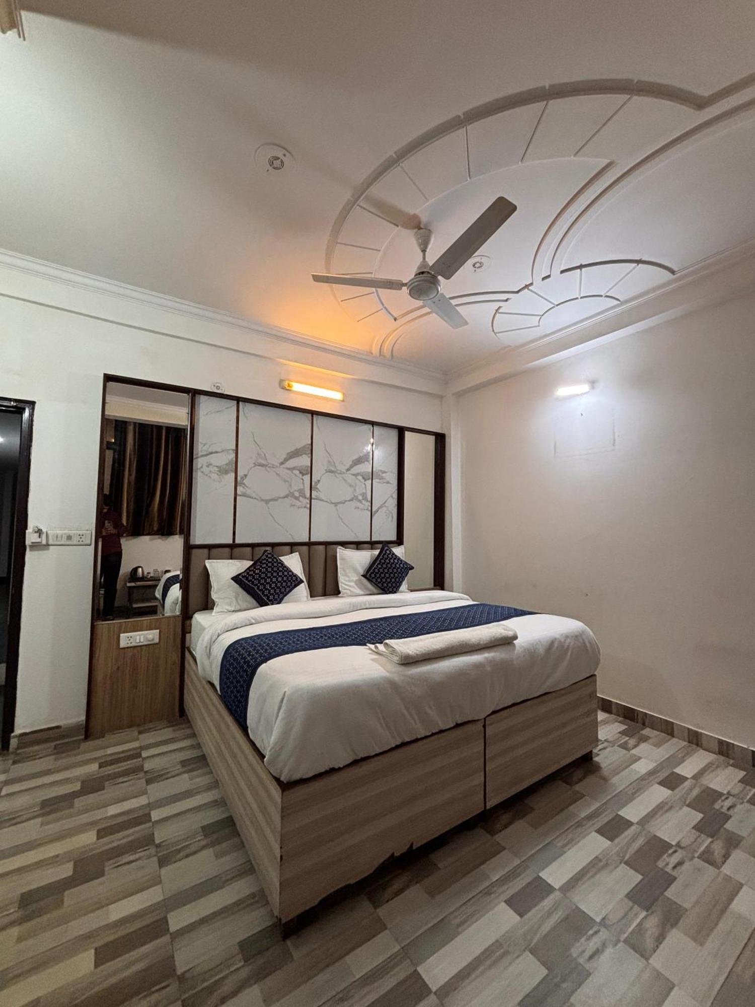 Clink Airport Stay -New Delhi Exteriör bild