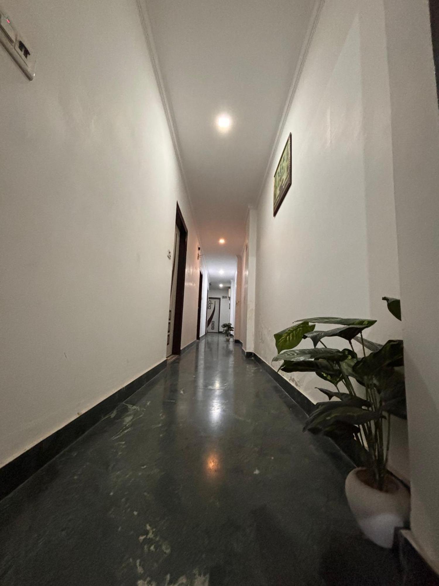 Clink Airport Stay -New Delhi Exteriör bild