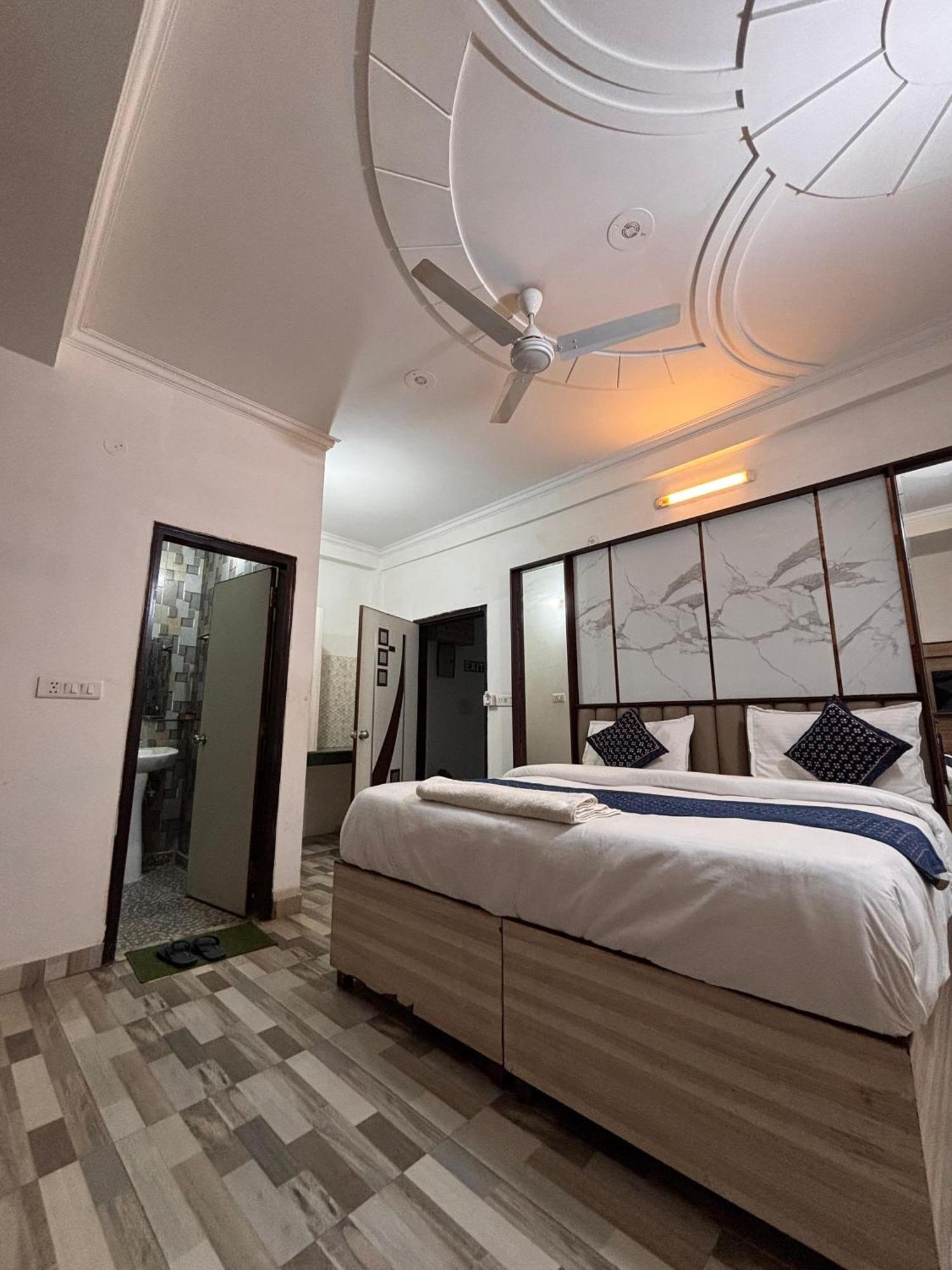 Clink Airport Stay -New Delhi Exteriör bild