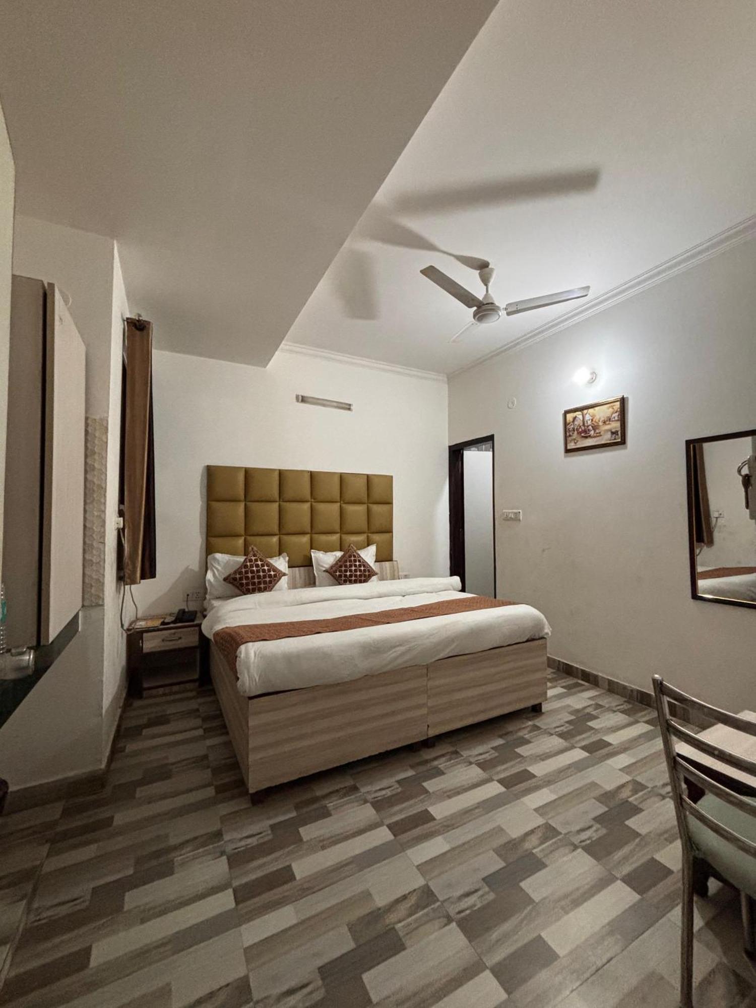 Clink Airport Stay -New Delhi Exteriör bild