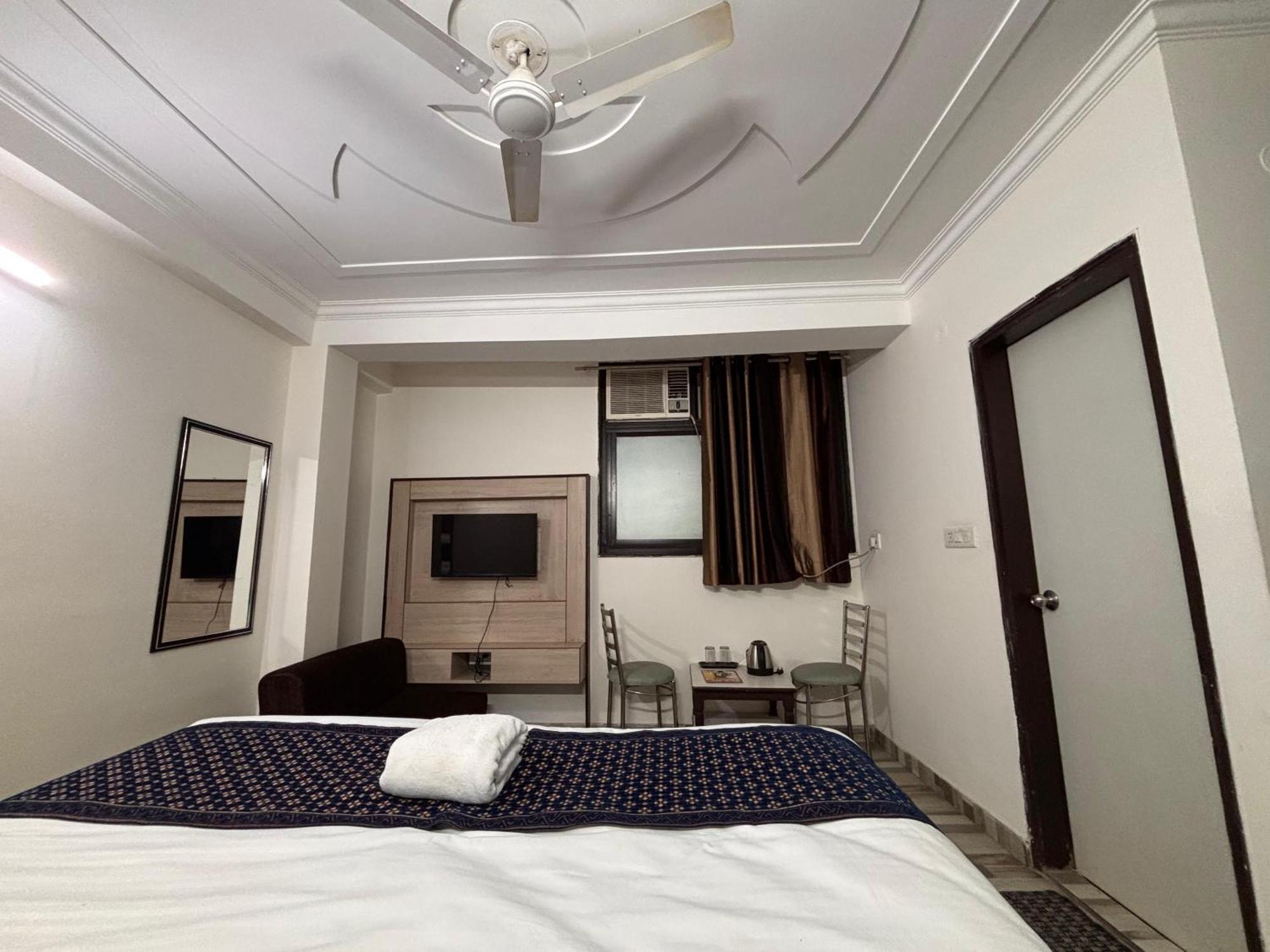 Clink Airport Stay -New Delhi Exteriör bild