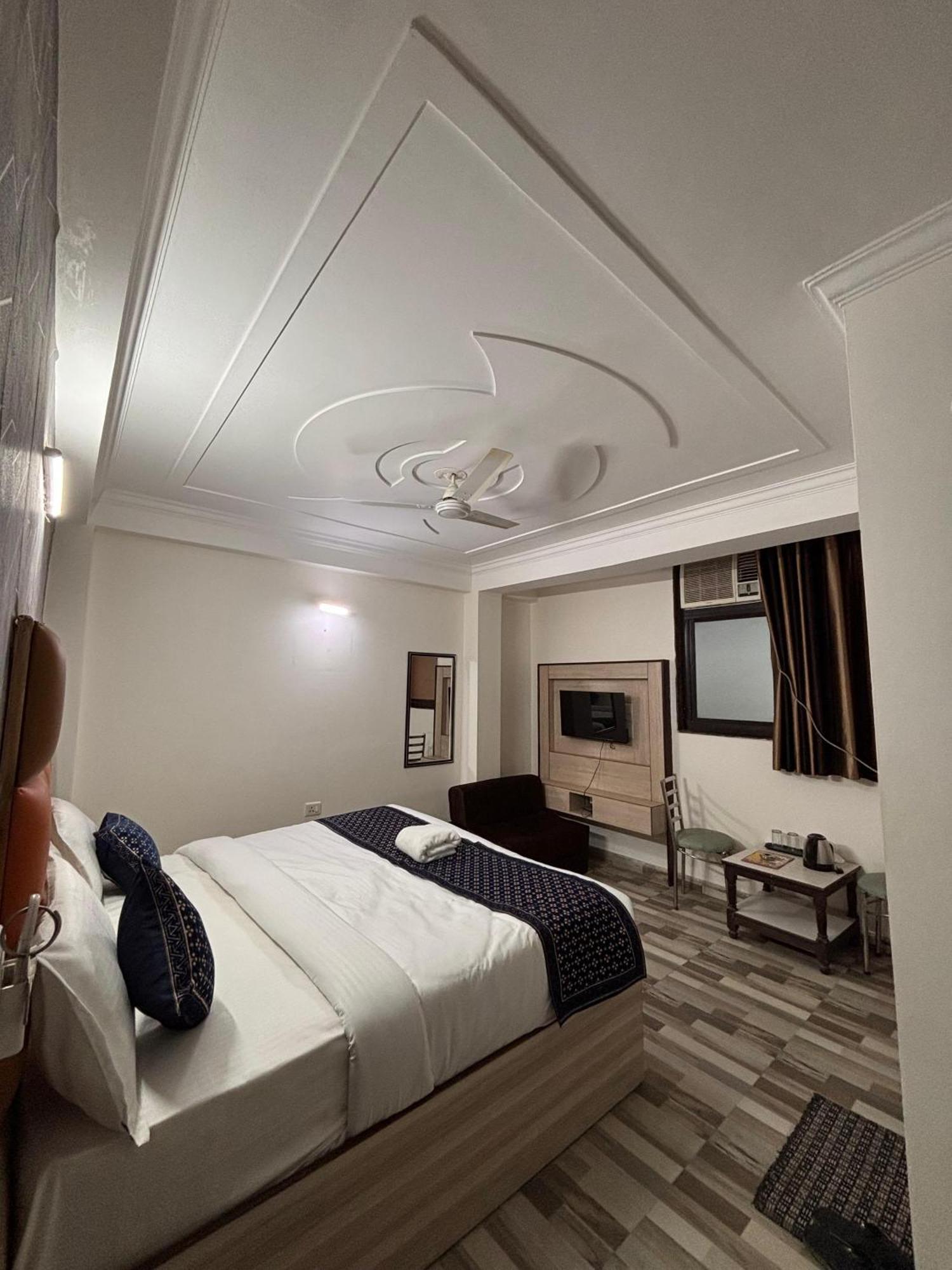Clink Airport Stay -New Delhi Exteriör bild