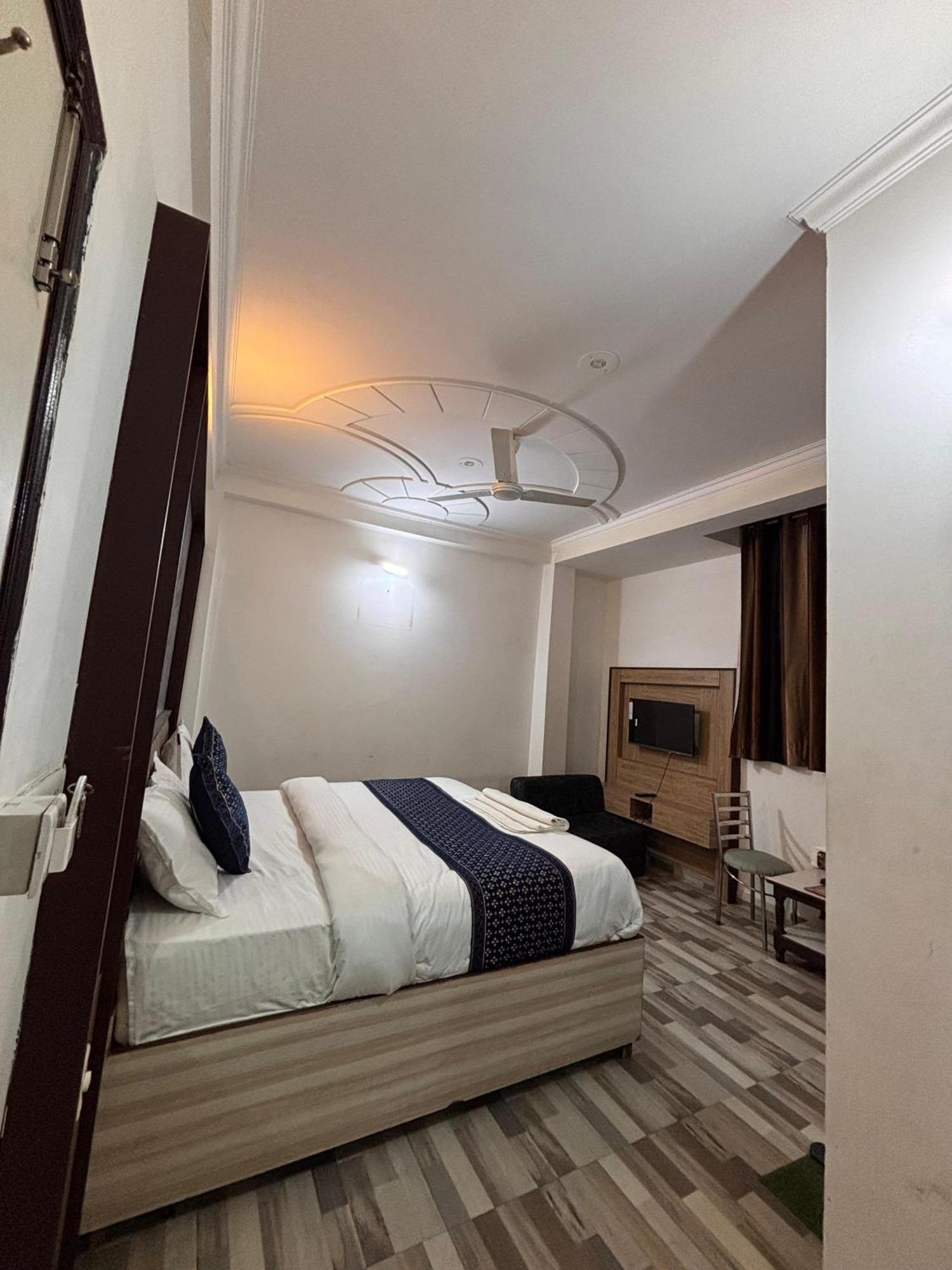 Clink Airport Stay -New Delhi Exteriör bild